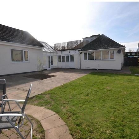 Stanwell Stansted Airport Bed & Breakfast Takeley Екстериор снимка