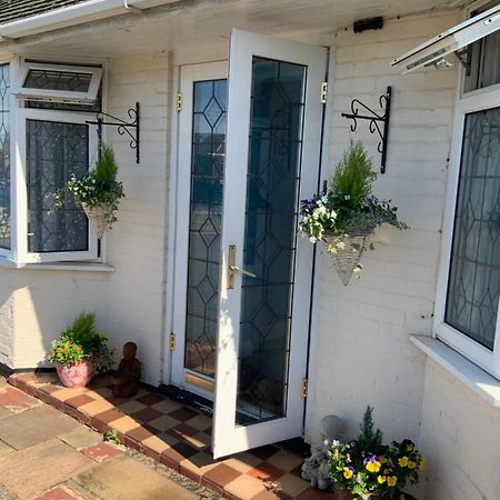 Stanwell Stansted Airport Bed & Breakfast Takeley Екстериор снимка