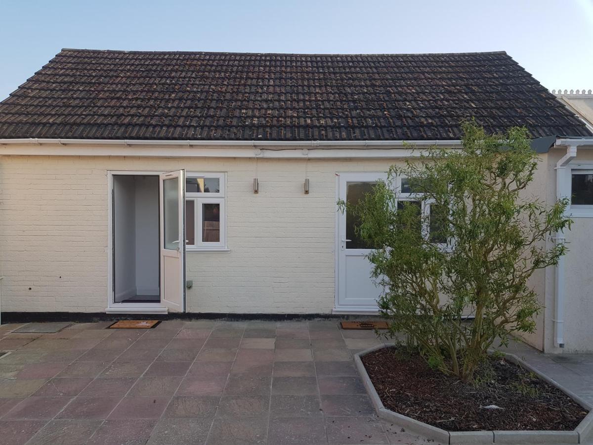 Stanwell Stansted Airport Bed & Breakfast Takeley Екстериор снимка