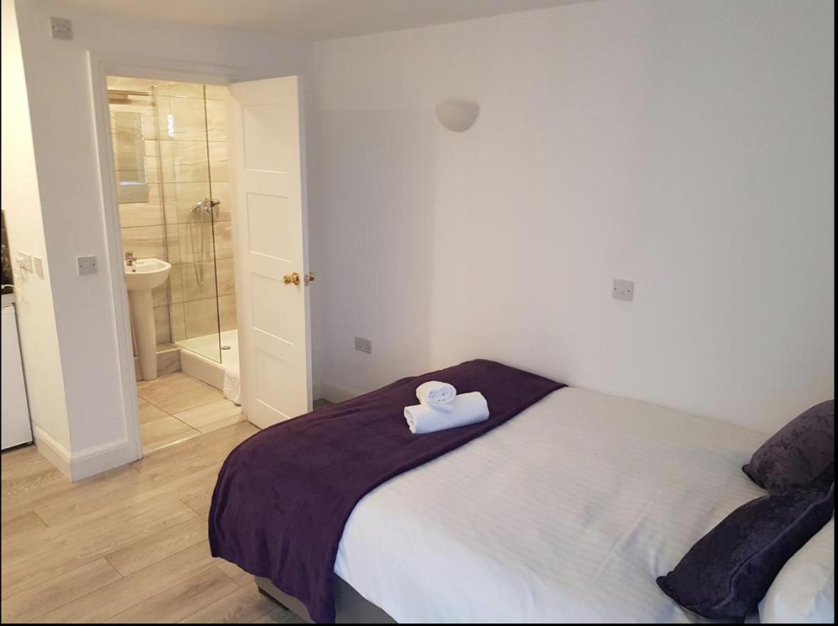 Stanwell Stansted Airport Bed & Breakfast Takeley Екстериор снимка