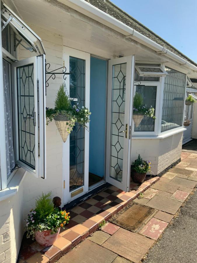 Stanwell Stansted Airport Bed & Breakfast Takeley Екстериор снимка